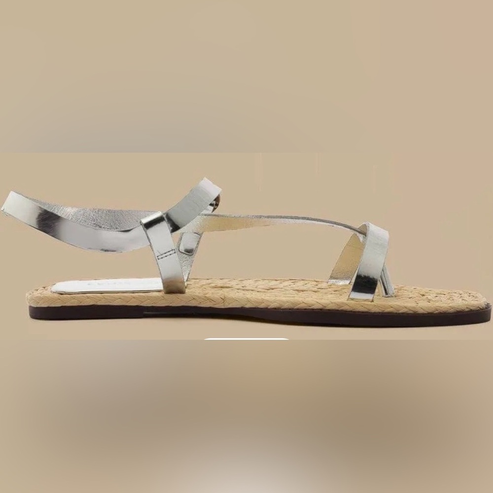 NIB FARM Rio Silver Cross Strap Sandal Size 10 - Picture 7 of 8
